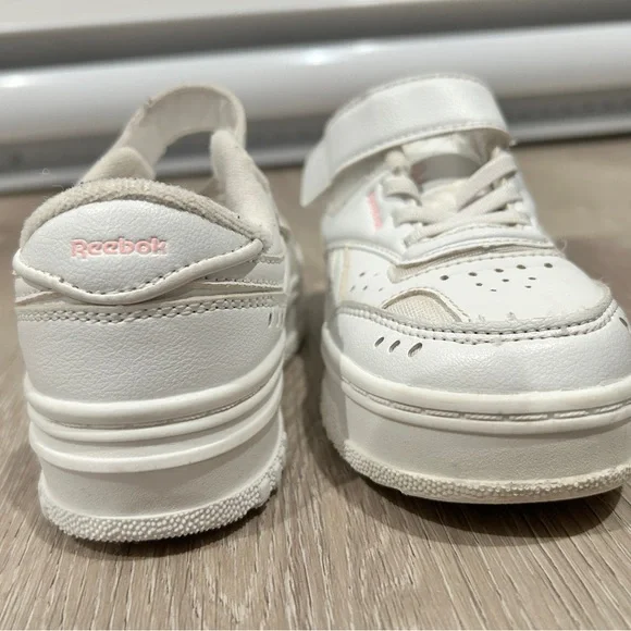 Reebok White Sneakers All-White Comfort Design - Picture 4 of 4